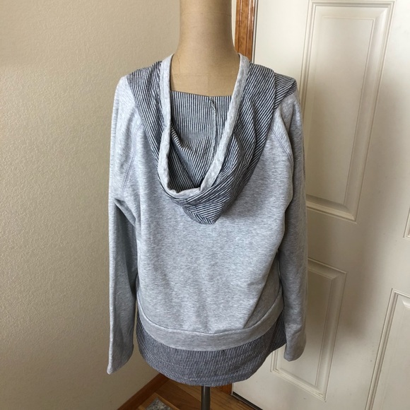Sundance Gray Stripped Hoodie Jacket Loungewear Cozy - Picture 3 of 4